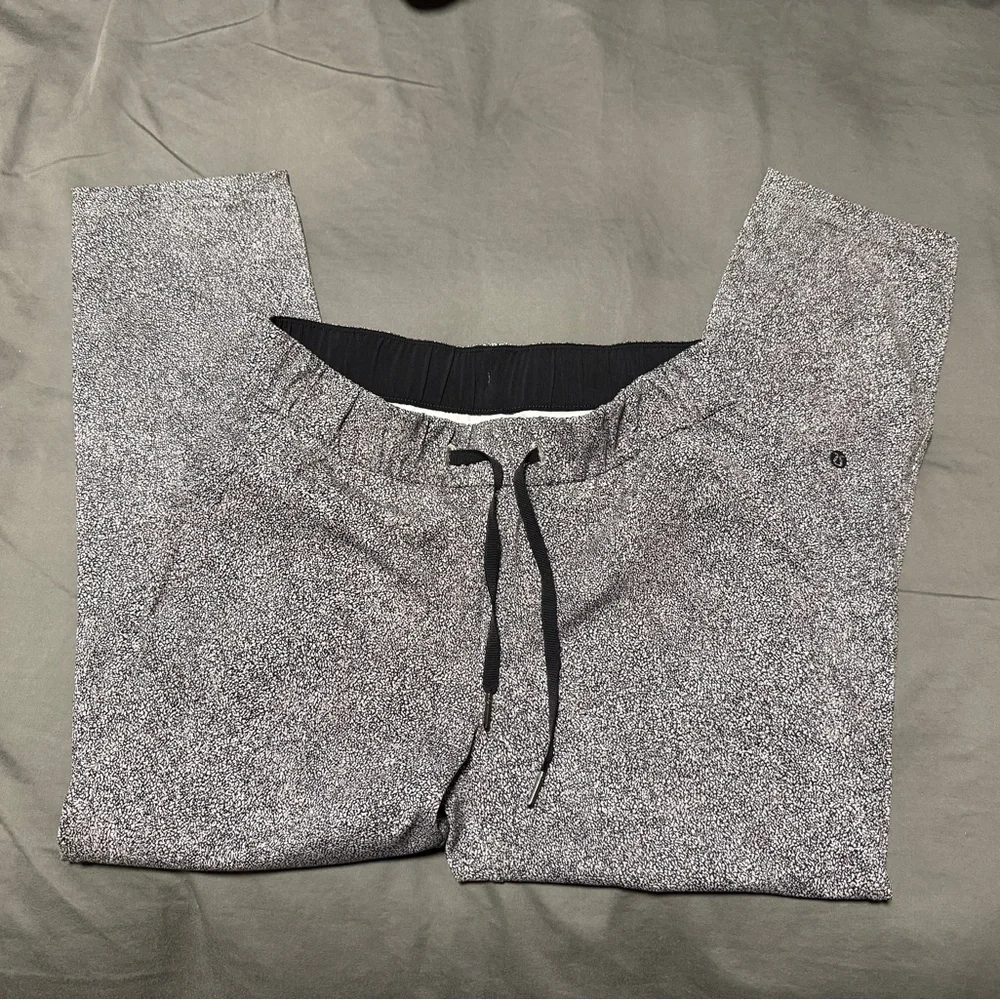 Lululemon On The Fly Pant - Picture 3 of 3
